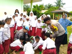 Kapolsek Rambah Samo Ipda Sarlose Mesra, SH Pimpin Penanaman Pohon, Wujudkan Green Policing Di Rambah Samo