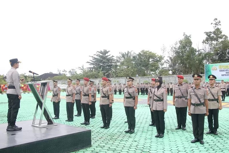 Kapolres Rohul AKBP Emil Eka Putra, SIK, M.Si Pimpin Sertijab Lima PJU Dan Tiga Kapolsek, Tingkatkan Dinamika Organisasi Dan Pelayanan Kepolisian